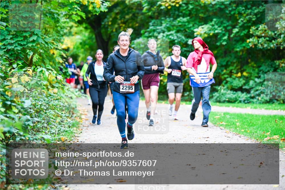 12.10.2025 - Bramfelder Halbmarathon 2025 Dr. Thomas Lammeyer http://msf.ph/oto/9357607 12.10.2025 11:01:32 Laufen 2295, 2765 meine-sportfotos.de