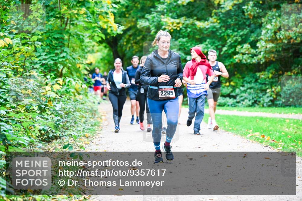 12.10.2025 - Bramfelder Halbmarathon 2025 Dr. Thomas Lammeyer http://msf.ph/oto/9357617 12.10.2025 11:01:33 Laufen 2295 meine-sportfotos.de