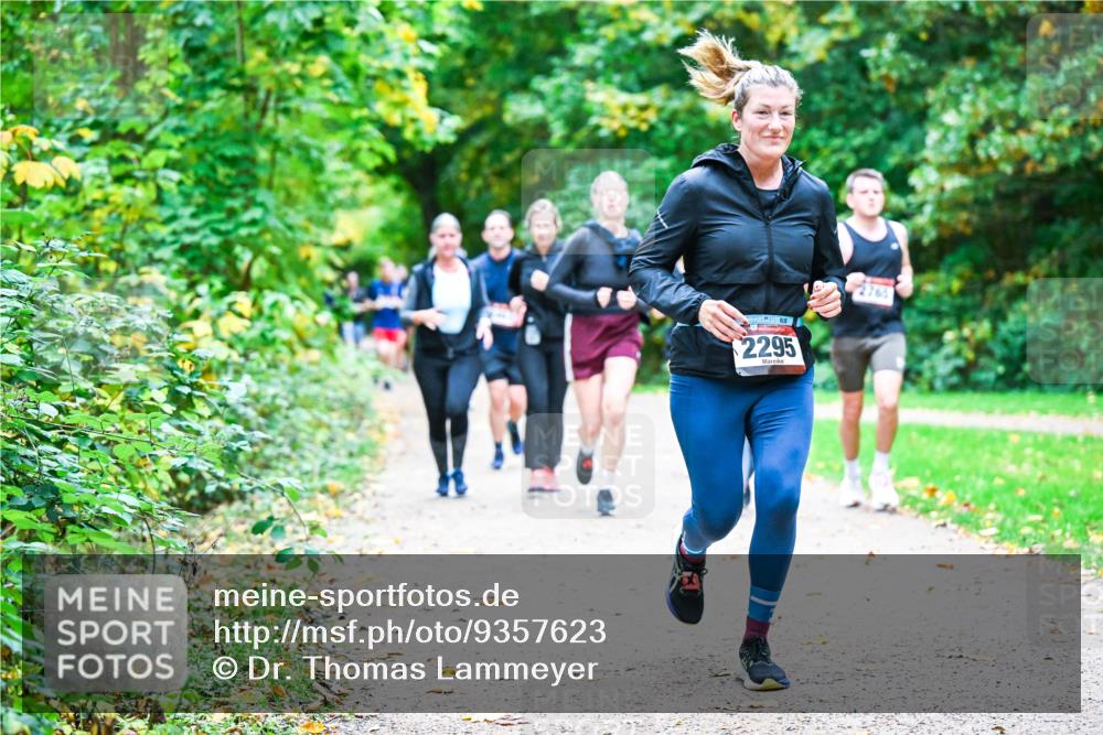 12.10.2025 - Bramfelder Halbmarathon 2025 Dr. Thomas Lammeyer http://msf.ph/oto/9357623 12.10.2025 11:01:34 Laufen 2295, 2765 meine-sportfotos.de