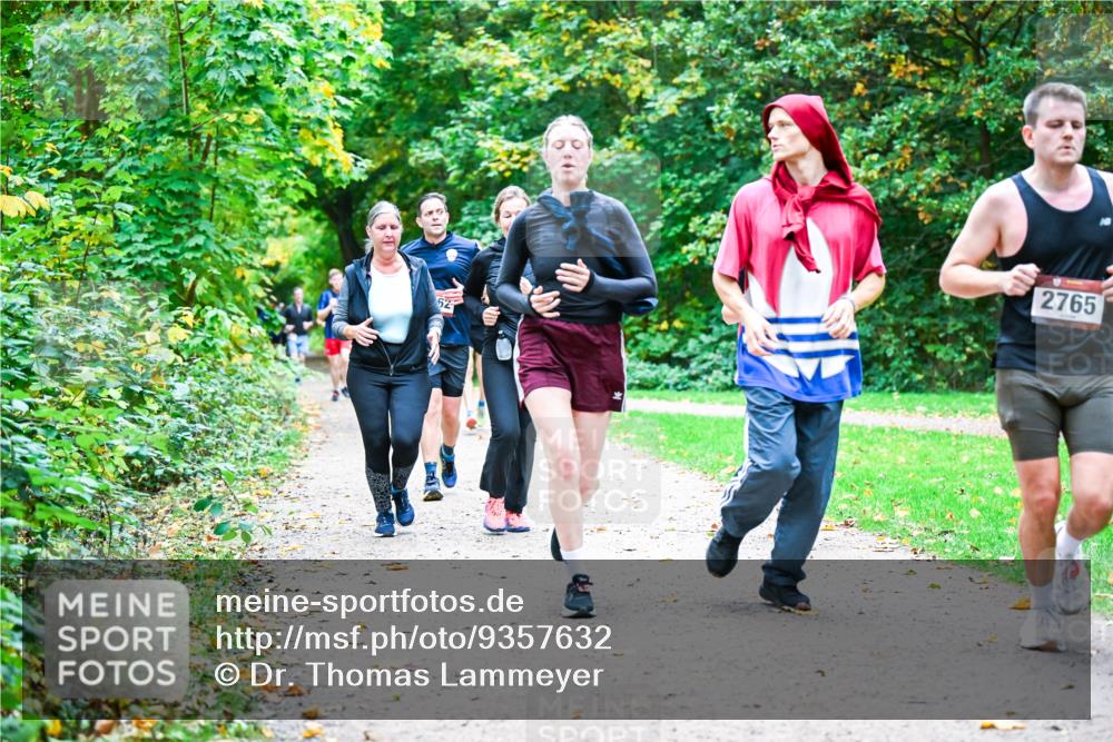 12.10.2025 - Bramfelder Halbmarathon 2025 Dr. Thomas Lammeyer http://msf.ph/oto/9357632 12.10.2025 11:01:36 Laufen 62, 2765 meine-sportfotos.de