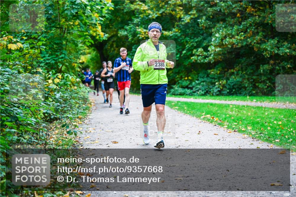 12.10.2025 - Bramfelder Halbmarathon 2025 Dr. Thomas Lammeyer http://msf.ph/oto/9357668 12.10.2025 11:01:42 Laufen 2703, 2389 meine-sportfotos.de