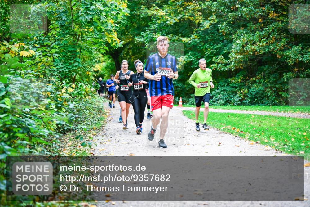 12.10.2025 - Bramfelder Halbmarathon 2025 Dr. Thomas Lammeyer http://msf.ph/oto/9357682 12.10.2025 11:01:44 Laufen 2944, 2740, 2702, 2446 meine-sportfotos.de