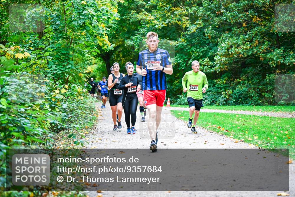 12.10.2025 - Bramfelder Halbmarathon 2025 Dr. Thomas Lammeyer http://msf.ph/oto/9357684 12.10.2025 11:01:45 Laufen 2740, 2944, 564, 27, 2446 meine-sportfotos.de