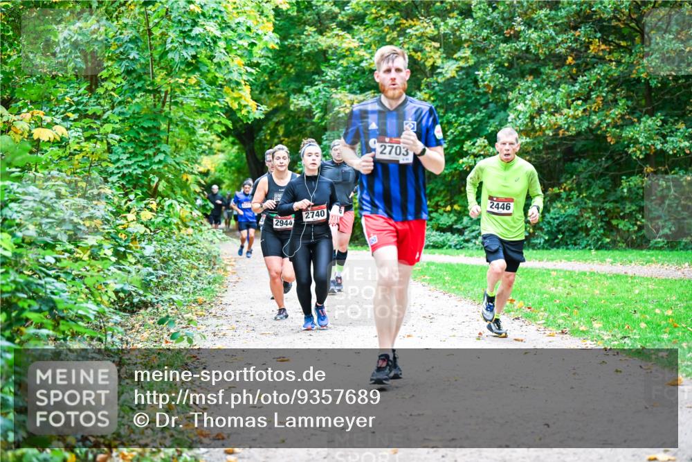 12.10.2025 - Bramfelder Halbmarathon 2025 Dr. Thomas Lammeyer http://msf.ph/oto/9357689 12.10.2025 11:01:45 Laufen 2740, 2944, 2703, 2446 meine-sportfotos.de