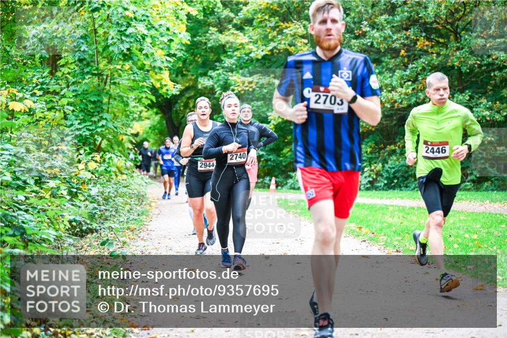 12.10.2025 - Bramfelder Halbmarathon 2025 Dr. Thomas Lammeyer http://msf.ph/oto/9357695 12.10.2025 11:01:46 Laufen 2740, 2944, 2703, 2446 meine-sportfotos.de