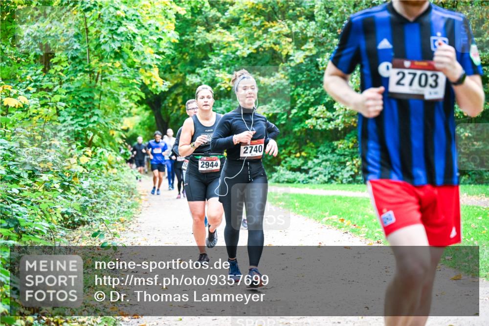 12.10.2025 - Bramfelder Halbmarathon 2025 Dr. Thomas Lammeyer http://msf.ph/oto/9357699 12.10.2025 11:01:47 Laufen 2944, 2740, 2703 meine-sportfotos.de