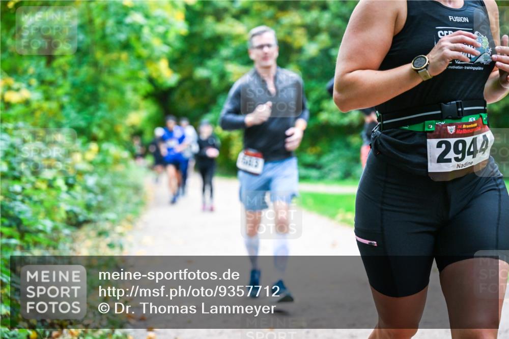 12.10.2025 - Bramfelder Halbmarathon 2025 Dr. Thomas Lammeyer http://msf.ph/oto/9357712 12.10.2025 11:01:49 Laufen 34, 294 meine-sportfotos.de