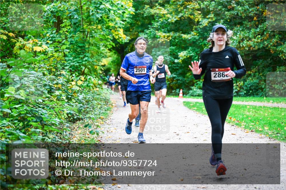 12.10.2025 - Bramfelder Halbmarathon 2025 Dr. Thomas Lammeyer http://msf.ph/oto/9357724 12.10.2025 11:01:53 Laufen 2501, 2621, 286 meine-sportfotos.de