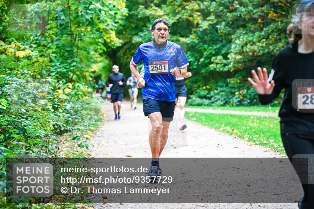 12.10.2025 - Bramfelder Halbmarathon 2025 Dr. Thomas Lammeyer http://msf.ph/oto/9357729 12.10.2025 11:01:54 Laufen 2501, 28 meine-sportfotos.de