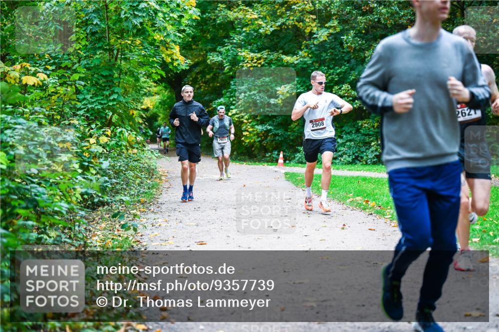 12.10.2025 - Bramfelder Halbmarathon 2025 Dr. Thomas Lammeyer http://msf.ph/oto/9357739 12.10.2025 11:01:56 Laufen 2954, 2908, 2621 meine-sportfotos.de