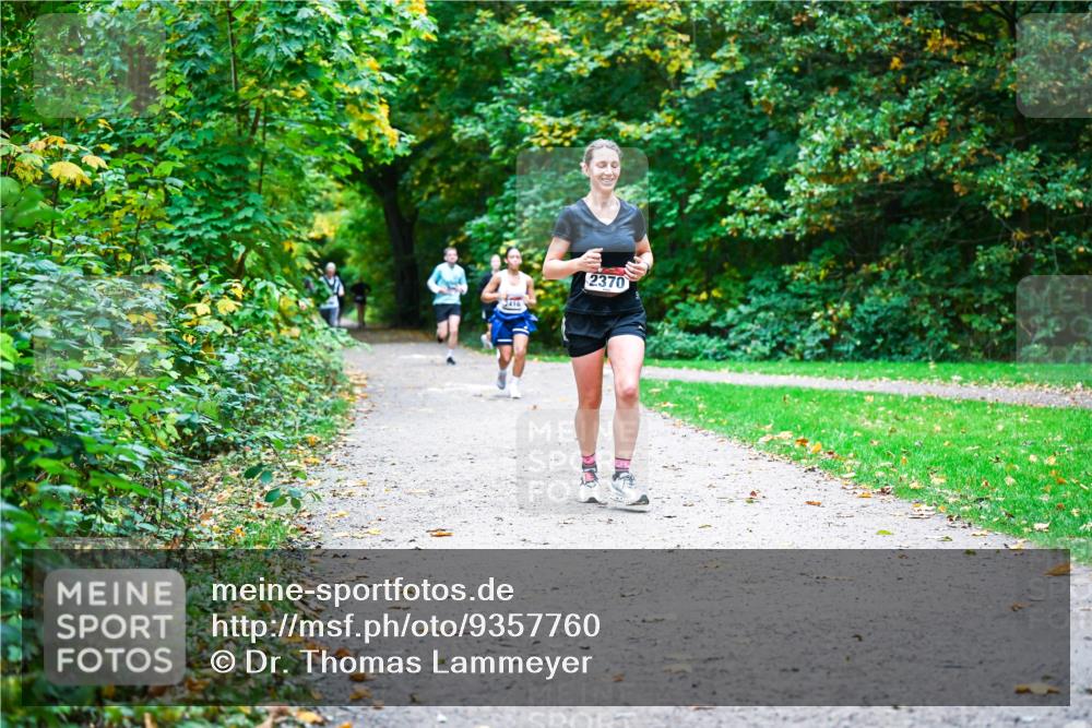 12.10.2025 - Bramfelder Halbmarathon 2025 Dr. Thomas Lammeyer http://msf.ph/oto/9357760 12.10.2025 11:02:02 Laufen 410, 2370 meine-sportfotos.de