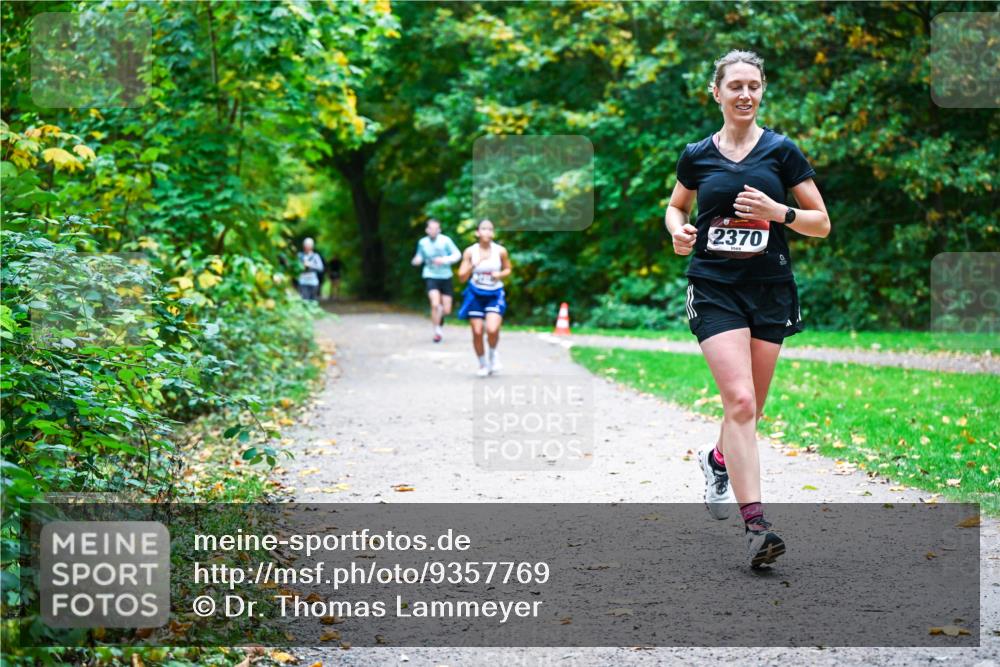 12.10.2025 - Bramfelder Halbmarathon 2025 Dr. Thomas Lammeyer http://msf.ph/oto/9357769 12.10.2025 11:02:04 Laufen 2000, 2370 meine-sportfotos.de
