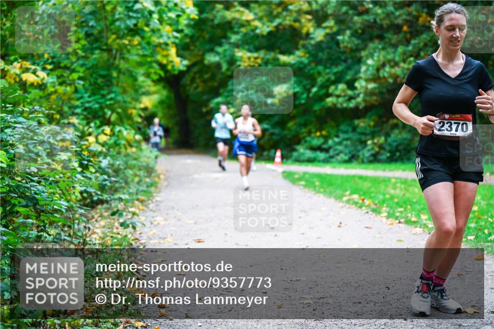 12.10.2025 - Bramfelder Halbmarathon 2025 Dr. Thomas Lammeyer http://msf.ph/oto/9357773 12.10.2025 11:02:04 Laufen 2370 meine-sportfotos.de