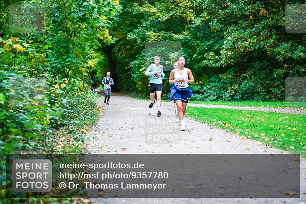 12.10.2025 - Bramfelder Halbmarathon 2025 Dr. Thomas Lammeyer http://msf.ph/oto/9357780 12.10.2025 11:02:06 Laufen 2410, 2419 meine-sportfotos.de