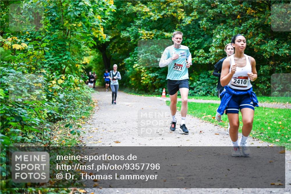 12.10.2025 - Bramfelder Halbmarathon 2025 Dr. Thomas Lammeyer http://msf.ph/oto/9357796 12.10.2025 11:02:09 Laufen 2571, 2410 meine-sportfotos.de