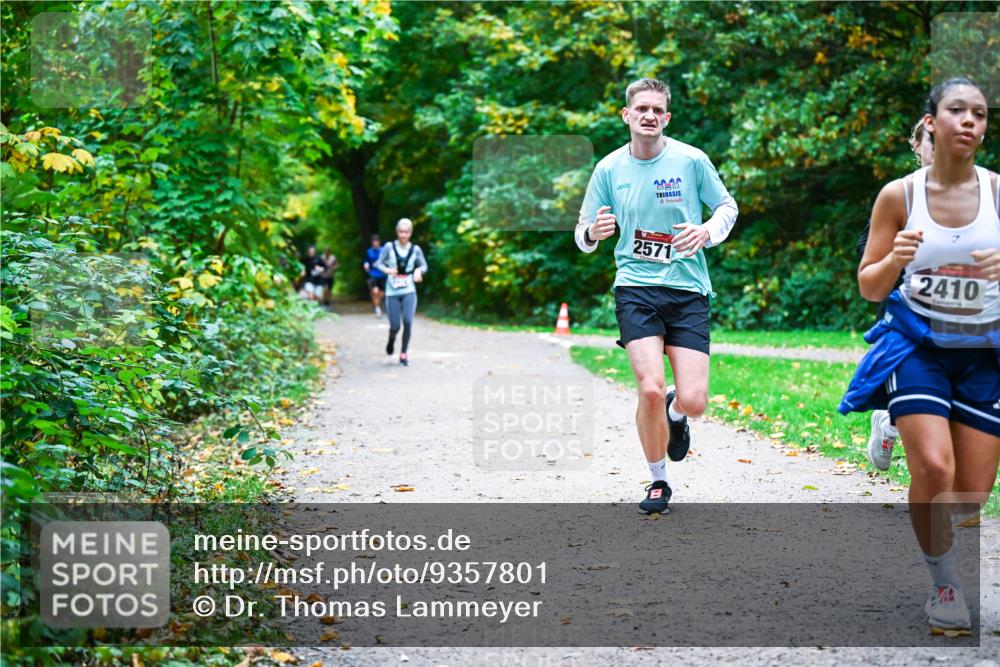 12.10.2025 - Bramfelder Halbmarathon 2025 Dr. Thomas Lammeyer http://msf.ph/oto/9357801 12.10.2025 11:02:09 Laufen 2571, 2410 meine-sportfotos.de