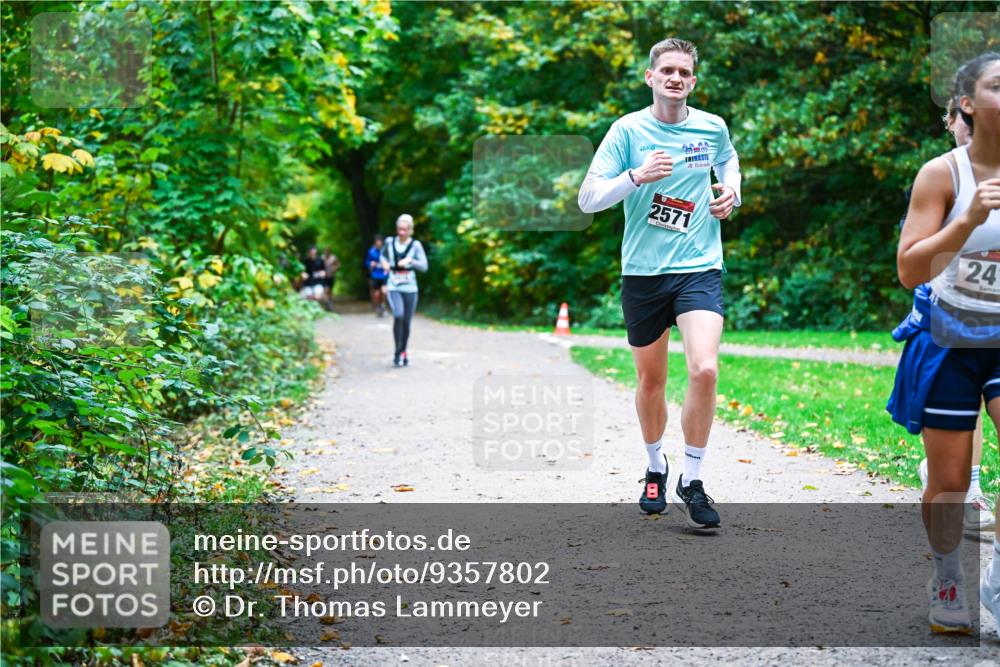 12.10.2025 - Bramfelder Halbmarathon 2025 Dr. Thomas Lammeyer http://msf.ph/oto/9357802 12.10.2025 11:02:10 Laufen 2571, 24 meine-sportfotos.de