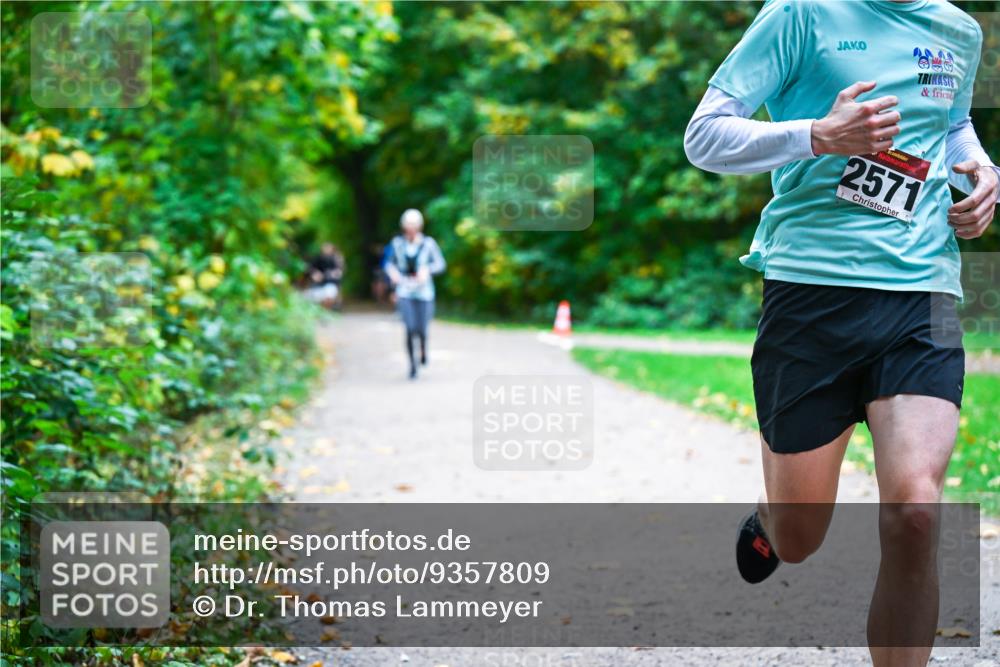 12.10.2025 - Bramfelder Halbmarathon 2025 Dr. Thomas Lammeyer http://msf.ph/oto/9357809 12.10.2025 11:02:11 Laufen 2571 meine-sportfotos.de