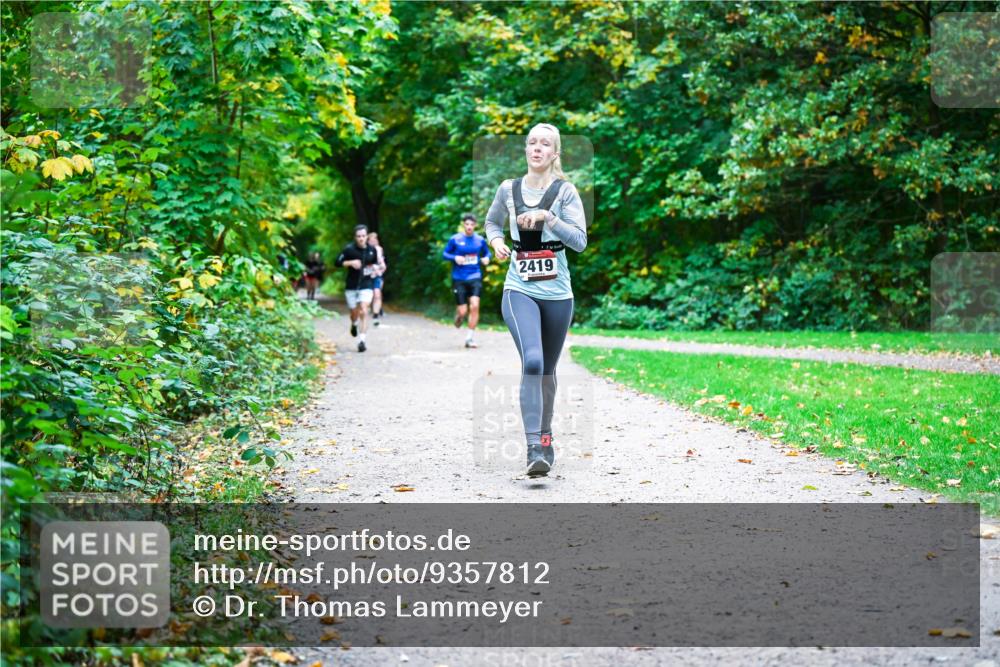 12.10.2025 - Bramfelder Halbmarathon 2025 Dr. Thomas Lammeyer http://msf.ph/oto/9357812 12.10.2025 11:02:14 Laufen 2419 meine-sportfotos.de