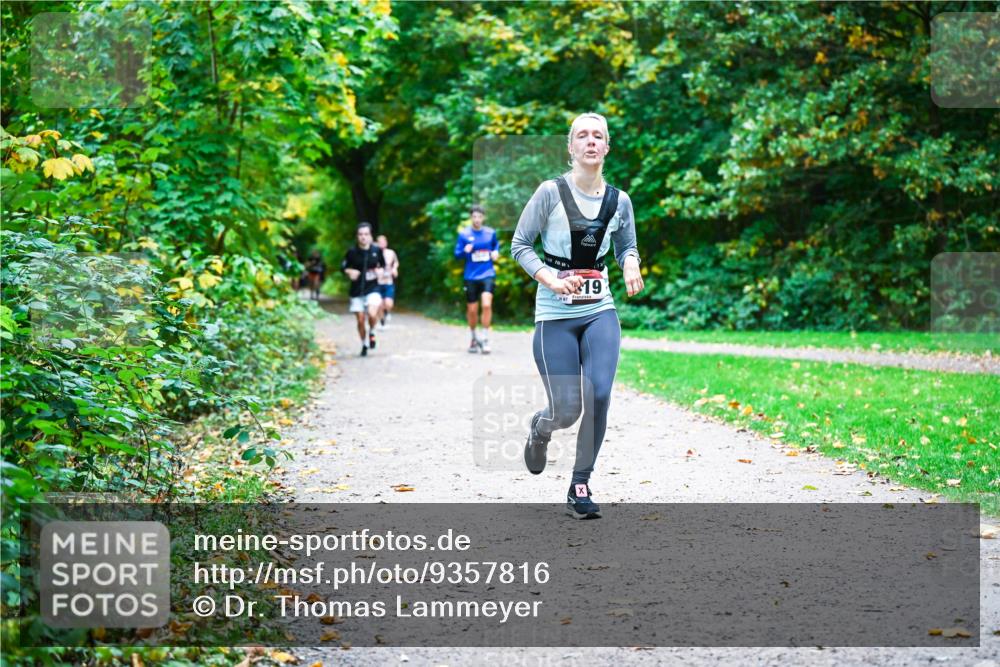 12.10.2025 - Bramfelder Halbmarathon 2025 Dr. Thomas Lammeyer http://msf.ph/oto/9357816 12.10.2025 11:02:15 Laufen 19, 887 meine-sportfotos.de