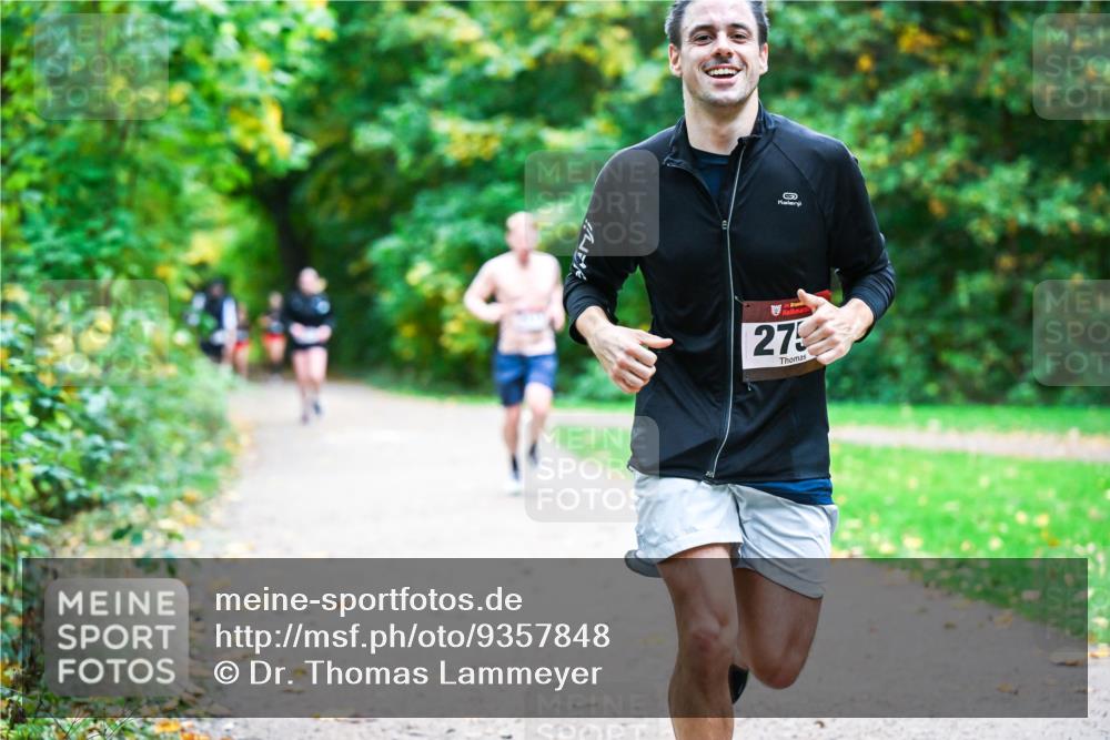 12.10.2025 - Bramfelder Halbmarathon 2025 Dr. Thomas Lammeyer http://msf.ph/oto/9357848 12.10.2025 11:02:20 Laufen 27 meine-sportfotos.de