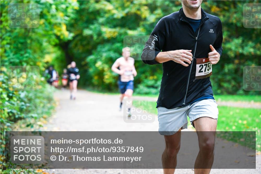 12.10.2025 - Bramfelder Halbmarathon 2025 Dr. Thomas Lammeyer http://msf.ph/oto/9357849 12.10.2025 11:02:20 Laufen 275 meine-sportfotos.de
