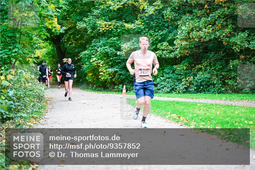 12.10.2025 - Bramfelder Halbmarathon 2025 Dr. Thomas Lammeyer http://msf.ph/oto/9357852 12.10.2025 11:02:21 Laufen 2744, 2437 meine-sportfotos.de