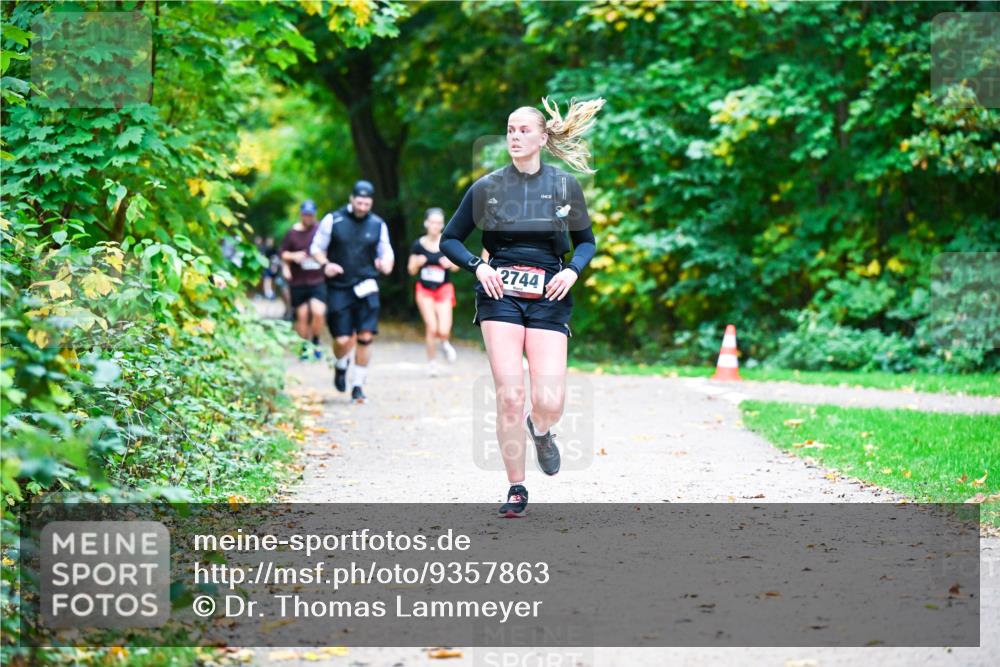 12.10.2025 - Bramfelder Halbmarathon 2025 Dr. Thomas Lammeyer http://msf.ph/oto/9357863 12.10.2025 11:02:26 Laufen 2744 meine-sportfotos.de