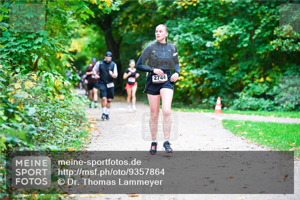 12.10.2025 - Bramfelder Halbmarathon 2025 Dr. Thomas Lammeyer http://msf.ph/oto/9357864 12.10.2025 11:02:26 Laufen 2744 meine-sportfotos.de