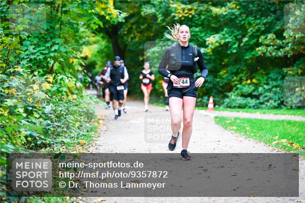 12.10.2025 - Bramfelder Halbmarathon 2025 Dr. Thomas Lammeyer http://msf.ph/oto/9357872 12.10.2025 11:02:27 Laufen 44 meine-sportfotos.de