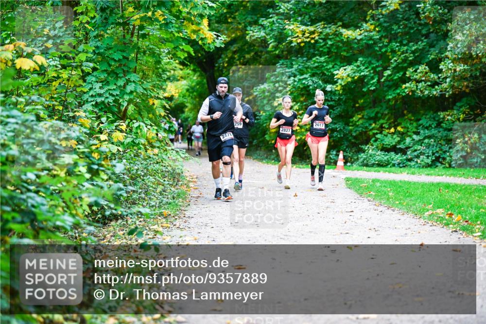 12.10.2025 - Bramfelder Halbmarathon 2025 Dr. Thomas Lammeyer http://msf.ph/oto/9357889 12.10.2025 11:02:30 Laufen 2471, 259, 2827, 2617 meine-sportfotos.de