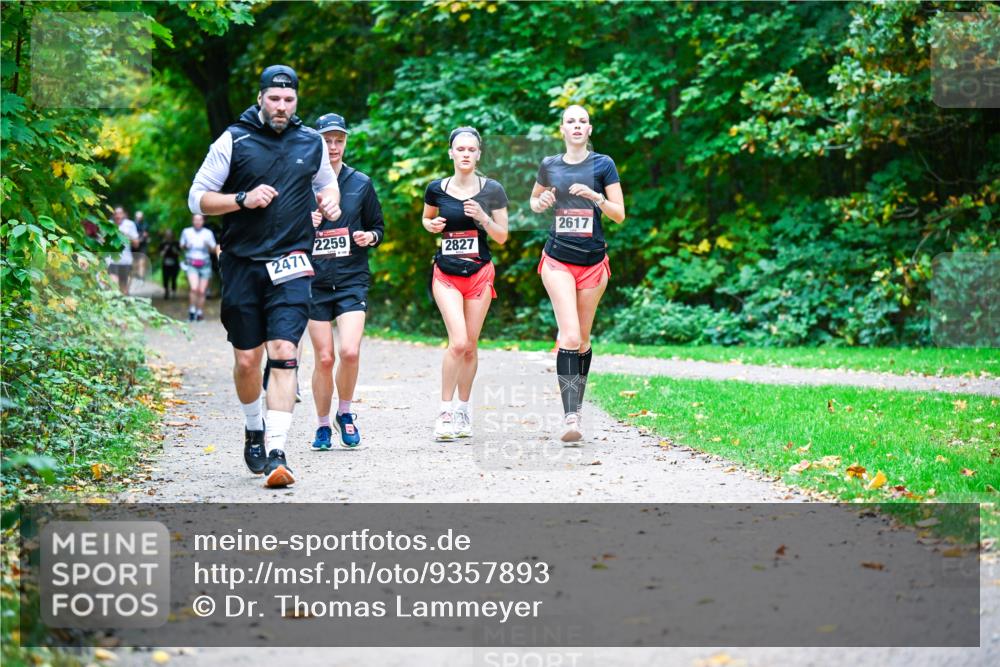 12.10.2025 - Bramfelder Halbmarathon 2025 Dr. Thomas Lammeyer http://msf.ph/oto/9357893 12.10.2025 11:02:32 Laufen 2259, 2617, 2471, 2827 meine-sportfotos.de