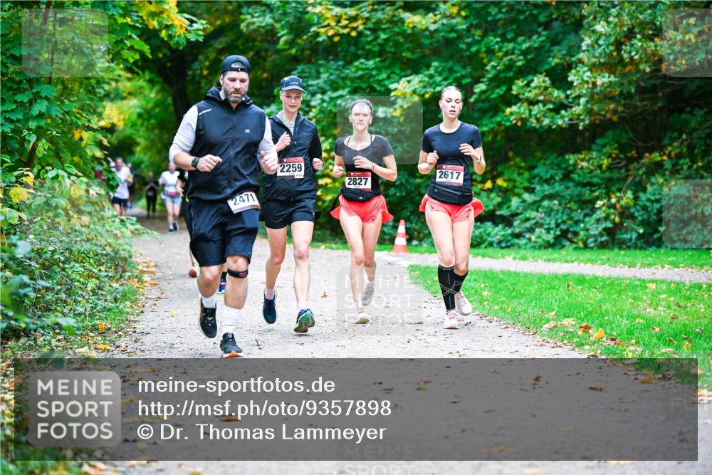 12.10.2025 - Bramfelder Halbmarathon 2025 Dr. Thomas Lammeyer http://msf.ph/oto/9357898 12.10.2025 11:02:33 Laufen 2471, 2259, 2827, 2617 meine-sportfotos.de