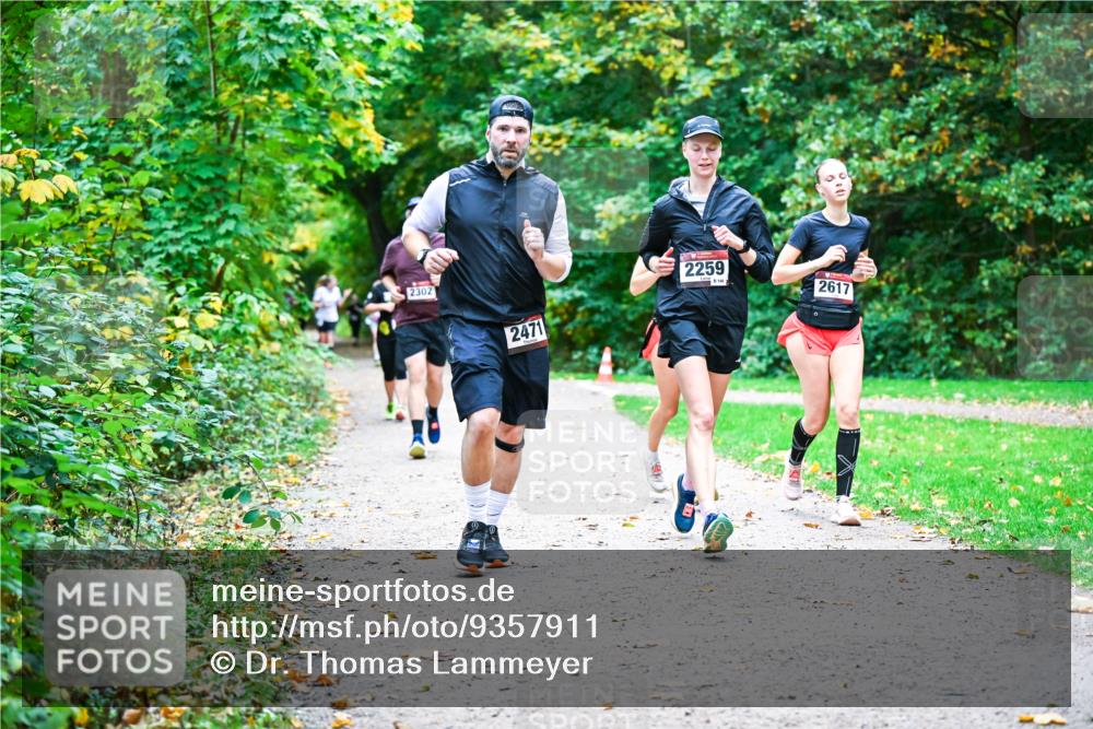 12.10.2025 - Bramfelder Halbmarathon 2025 Dr. Thomas Lammeyer http://msf.ph/oto/9357911 12.10.2025 11:02:34 Laufen 2302, 2471, 2259, 140, 2617 meine-sportfotos.de