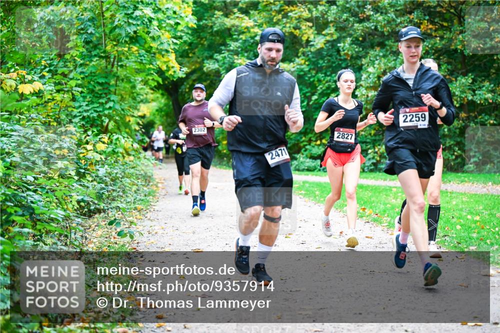 12.10.2025 - Bramfelder Halbmarathon 2025 Dr. Thomas Lammeyer http://msf.ph/oto/9357914 12.10.2025 11:02:35 Laufen 2302, 2471, 2827, 2259 meine-sportfotos.de