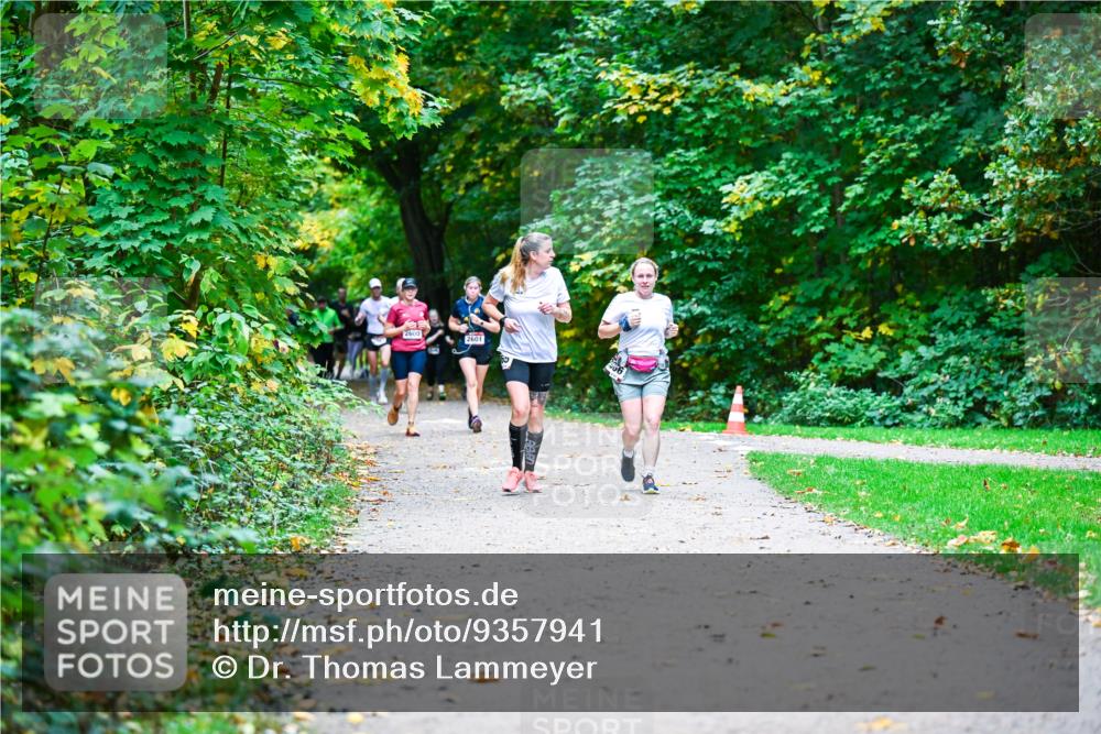 12.10.2025 - Bramfelder Halbmarathon 2025 Dr. Thomas Lammeyer http://msf.ph/oto/9357941 12.10.2025 11:02:43 Laufen 2600, 2601 meine-sportfotos.de