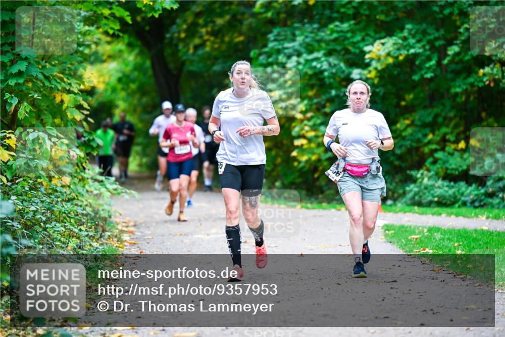 12.10.2025 - Bramfelder Halbmarathon 2025 Dr. Thomas Lammeyer http://msf.ph/oto/9357953 12.10.2025 11:02:44 Laufen 65, 06 meine-sportfotos.de