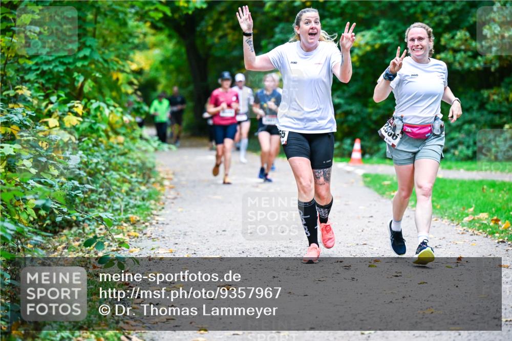12.10.2025 - Bramfelder Halbmarathon 2025 Dr. Thomas Lammeyer http://msf.ph/oto/9357967 12.10.2025 11:02:46 Laufen 55, 2906, 8141 meine-sportfotos.de