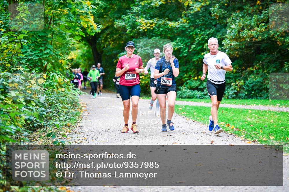 12.10.2025 - Bramfelder Halbmarathon 2025 Dr. Thomas Lammeyer http://msf.ph/oto/9357985 12.10.2025 11:02:51 Laufen 2600, 2601 meine-sportfotos.de
