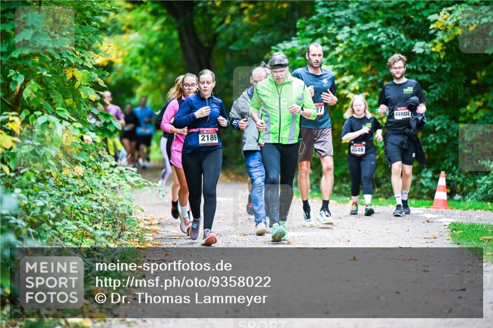 12.10.2025 - Bramfelder Halbmarathon 2025 Dr. Thomas Lammeyer http://msf.ph/oto/9358022 12.10.2025 11:02:56 Laufen 2189, 27, 2048 meine-sportfotos.de