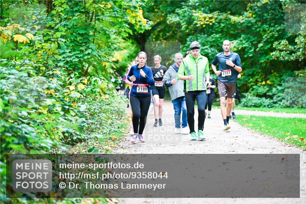 12.10.2025 - Bramfelder Halbmarathon 2025 Dr. Thomas Lammeyer http://msf.ph/oto/9358044 12.10.2025 11:03:00 Laufen 2189, 2743, 2727 meine-sportfotos.de