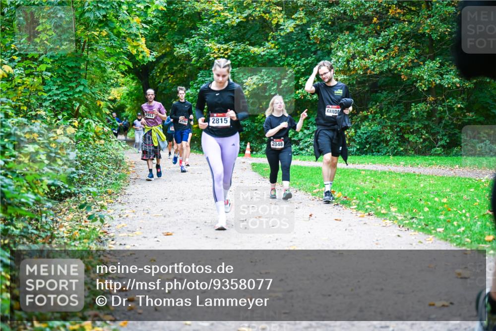 12.10.2025 - Bramfelder Halbmarathon 2025 Dr. Thomas Lammeyer http://msf.ph/oto/9358077 12.10.2025 11:03:07 Laufen 2953, 2815, 2048 meine-sportfotos.de