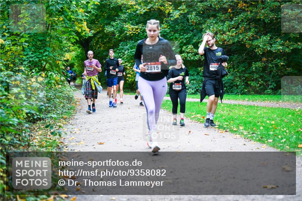 12.10.2025 - Bramfelder Halbmarathon 2025 Dr. Thomas Lammeyer http://msf.ph/oto/9358082 12.10.2025 11:03:08 Laufen 9636, 2815, 2953, 2595, 2636, 2048 meine-sportfotos.de