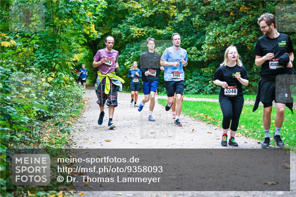 12.10.2025 - Bramfelder Halbmarathon 2025 Dr. Thomas Lammeyer http://msf.ph/oto/9358093 12.10.2025 11:03:10 Laufen 953, 2452, 2595, 2465, 2048 meine-sportfotos.de