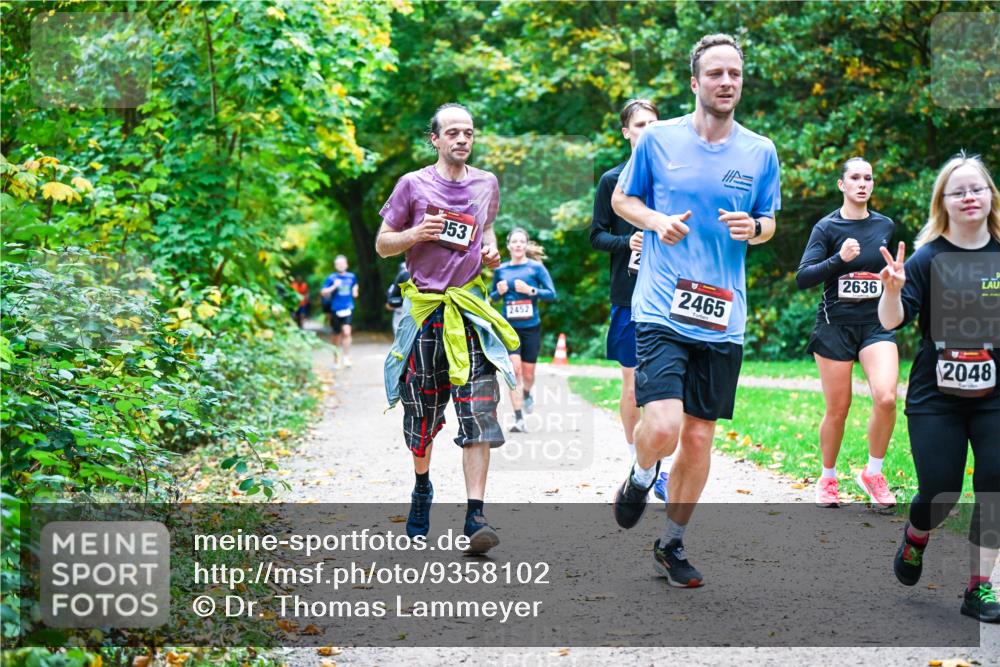12.10.2025 - Bramfelder Halbmarathon 2025 Dr. Thomas Lammeyer http://msf.ph/oto/9358102 12.10.2025 11:03:12 Laufen 53, 2452, 2636, 2465, 2048 meine-sportfotos.de