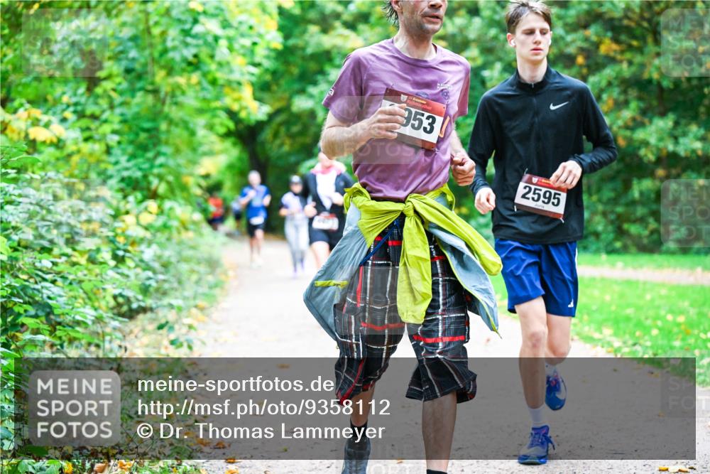 12.10.2025 - Bramfelder Halbmarathon 2025 Dr. Thomas Lammeyer http://msf.ph/oto/9358112 12.10.2025 11:03:13 Laufen 34, 353, 2595 meine-sportfotos.de
