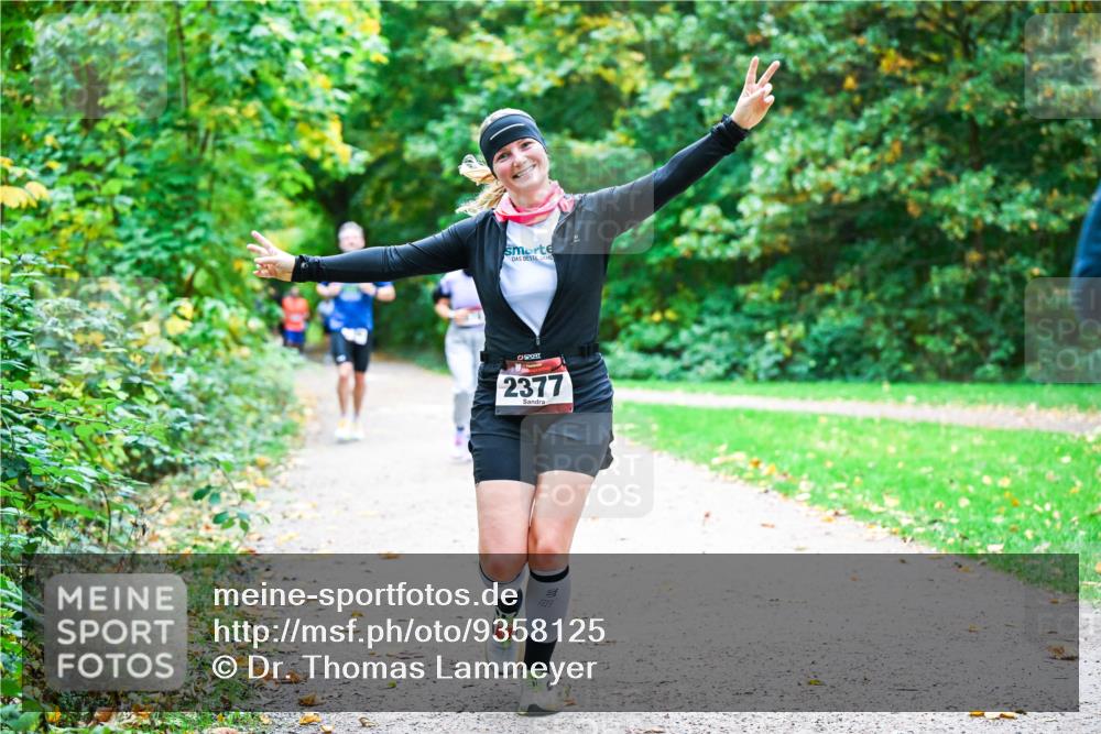 12.10.2025 - Bramfelder Halbmarathon 2025 Dr. Thomas Lammeyer http://msf.ph/oto/9358125 12.10.2025 11:03:16 Laufen 5203, 2377 meine-sportfotos.de