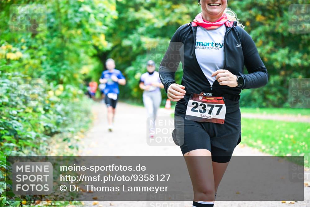 12.10.2025 - Bramfelder Halbmarathon 2025 Dr. Thomas Lammeyer http://msf.ph/oto/9358127 12.10.2025 11:03:16 Laufen 34, 2377 meine-sportfotos.de