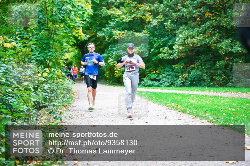 12.10.2025 - Bramfelder Halbmarathon 2025 Dr. Thomas Lammeyer http://msf.ph/oto/9358130 12.10.2025 11:03:17 Laufen 2708, 2678 meine-sportfotos.de