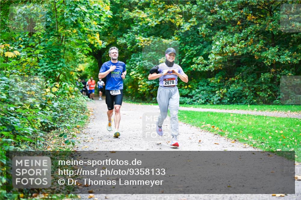 12.10.2025 - Bramfelder Halbmarathon 2025 Dr. Thomas Lammeyer http://msf.ph/oto/9358133 12.10.2025 11:03:17 Laufen 2708, 2678 meine-sportfotos.de